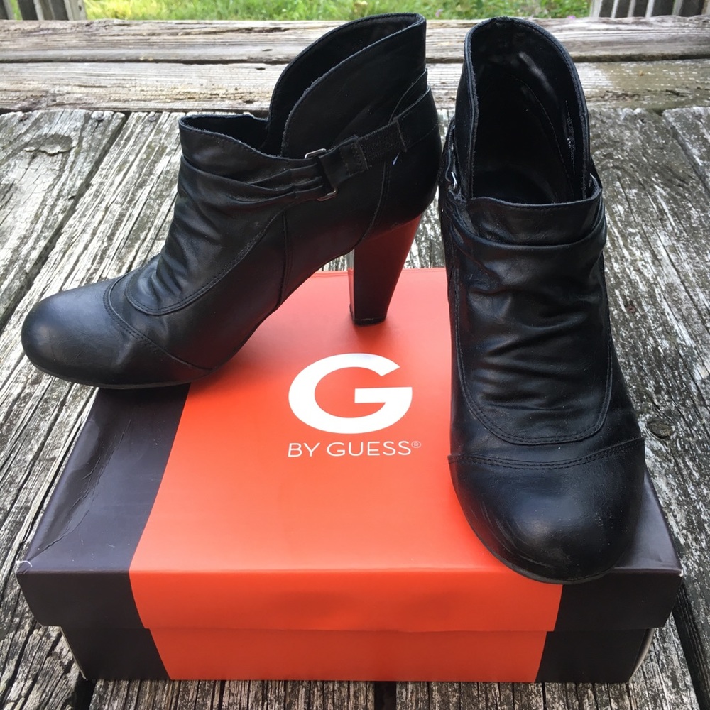 GUESS “Grevati” Leather Booties